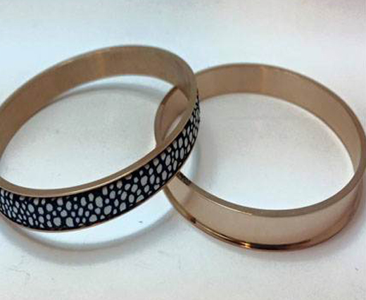 Buy Articles en acier inoxydable  Support pour bracelet en acier inoxydable Rose gold  at wholesale prices