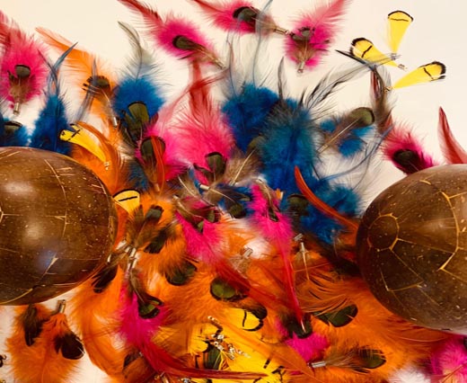 Buy Abalorios en Diferentes Formas Piel Feathers with Hooks  at wholesale prices