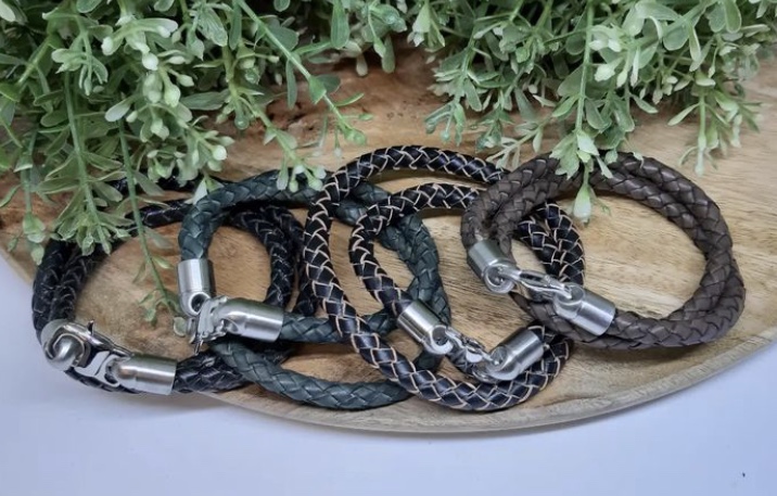 The Sustainability Factor: Why Eco-Conscious Crafters Choose Leather Cords Wholesale