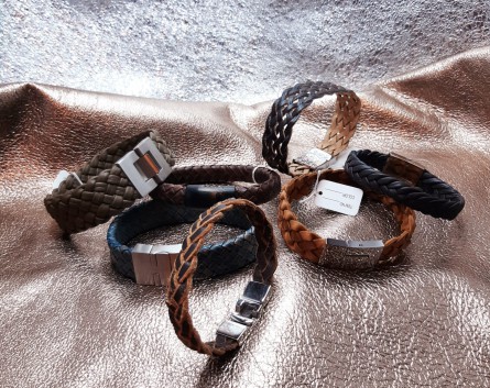 Round leather bracelets