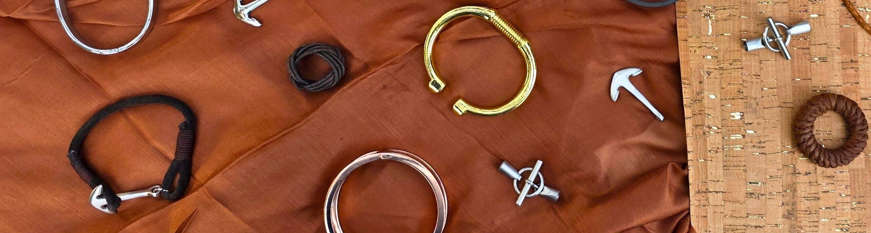 Selección de componentes de cuero.