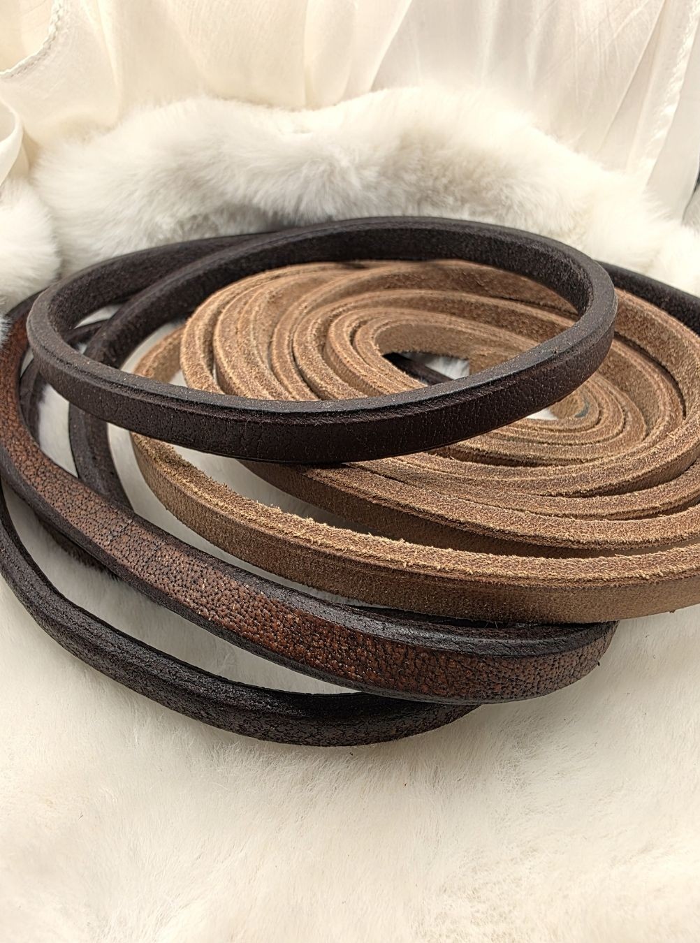 Regaliz Leather Cords
