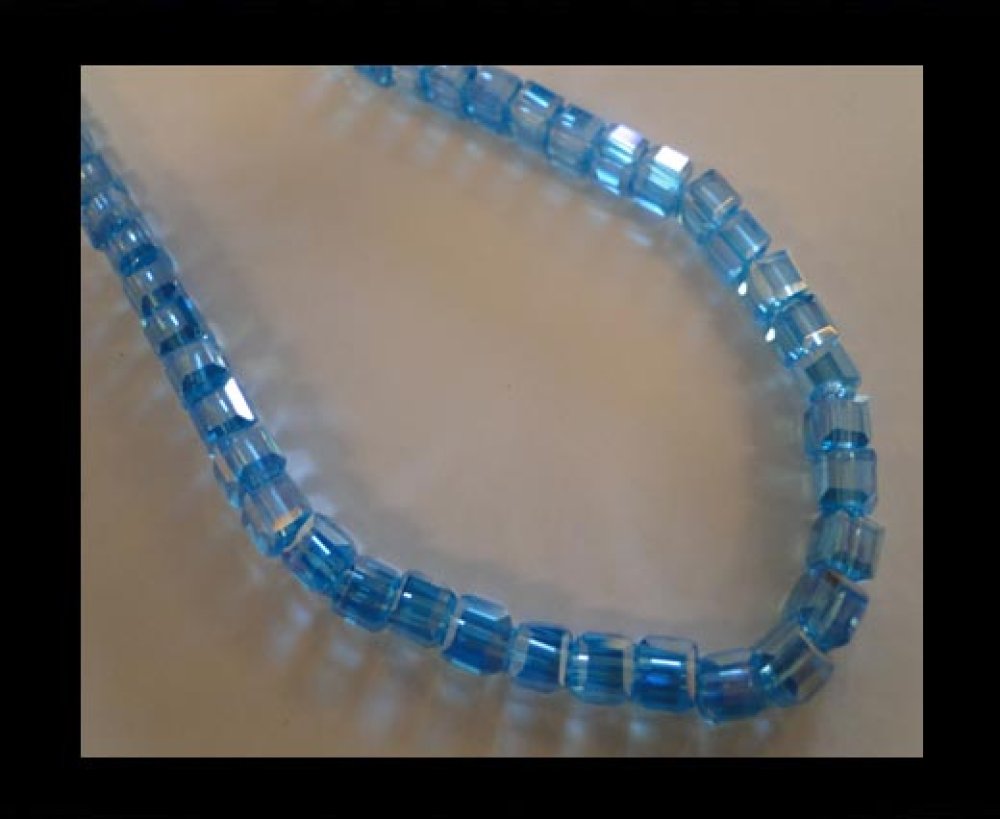 Faceted Cubes - 4mm (Turquoise AB)