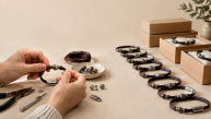 Handmade vs. Mass-Produced Leather Jewellery: What Makes the Difference?