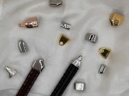 What Are the Different Types of Bracelet Clasps?