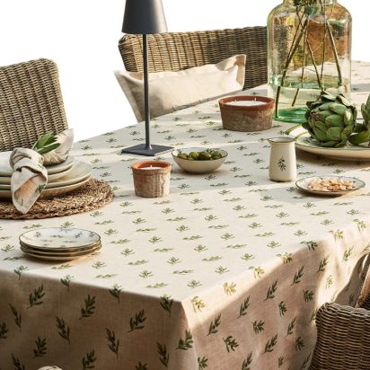 White and Green Patterned Waxed Tablecloth
